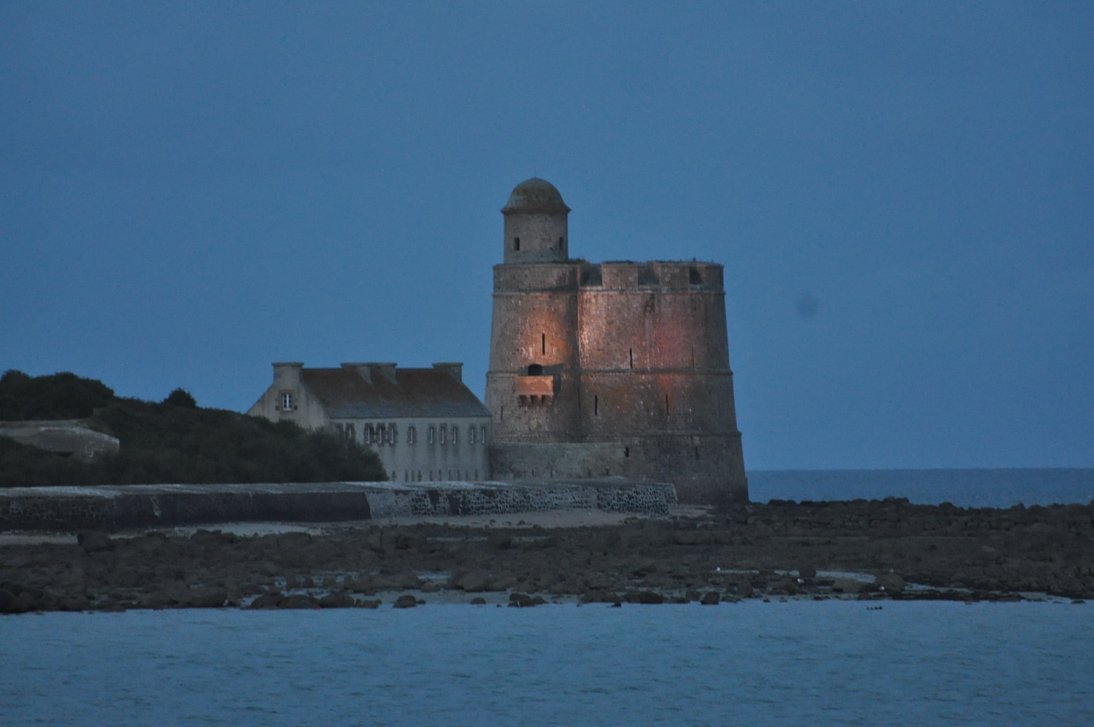 You are currently viewing OAP paysage pour le site des tours Vauban (Cotentin)