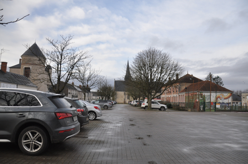 Lire la suite à propos de l’article Aménagement de la place du souvenir à Ouzouer-le-Marché / Beauce-la-Romaine (41)