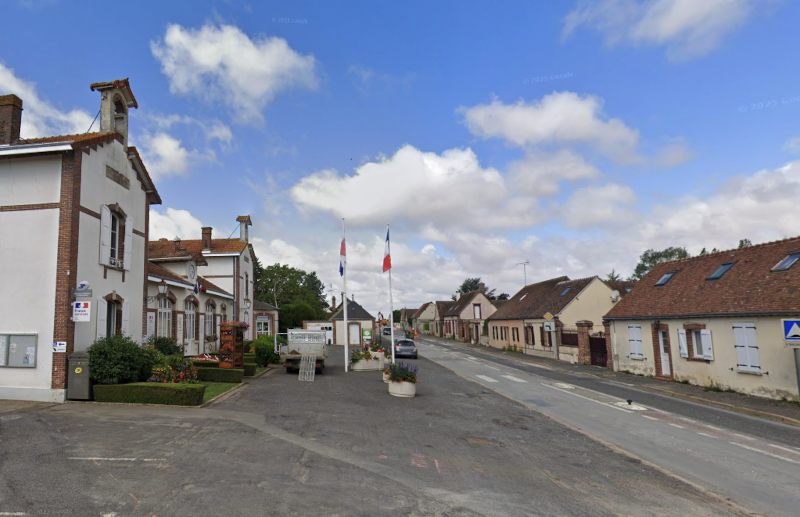 You are currently viewing Aménagement de la place de la mairie à Tremblay-les-villages (28)